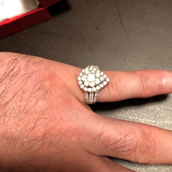 2 carat 14k White Gold Engagement Ring - Picture 5 of 8